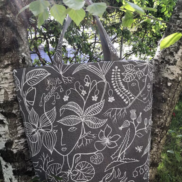 Borsa grigia, non solo fiori